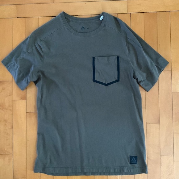 Reebok army green t-shirt - Picture 1 of 1